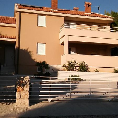 Apartmani Vrancic Mandre Bagian luar foto