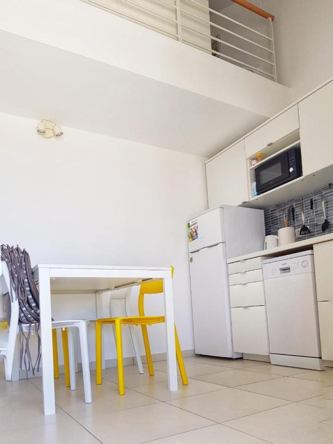 Apartmani Vrancic Mandre Bagian luar foto