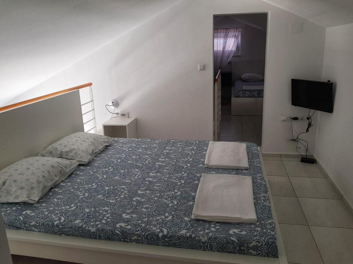 Apartmani Vrancic Mandre Bagian luar foto