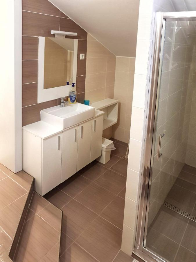 Apartmani Vrancic Mandre Bagian luar foto