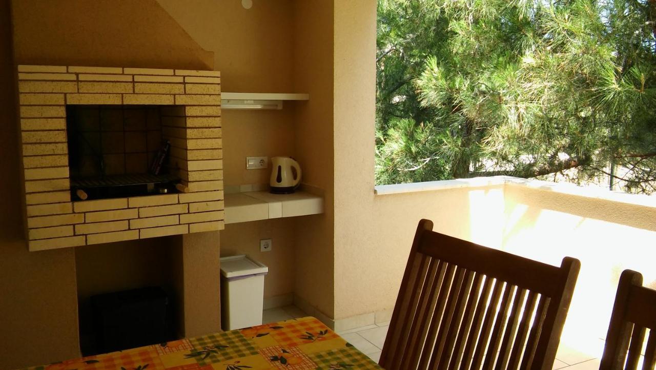 Apartmani Vrancic Mandre Bagian luar foto
