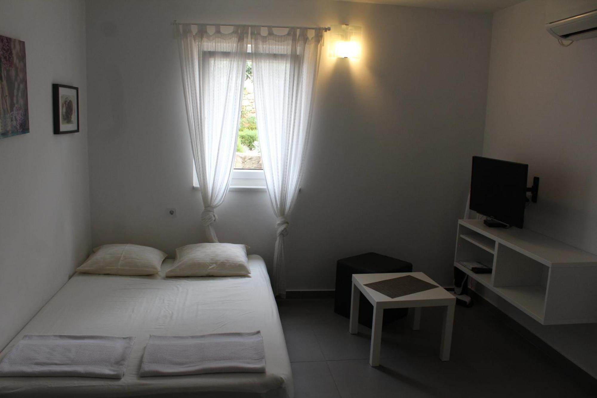 Apartmani Vrancic Mandre Bagian luar foto