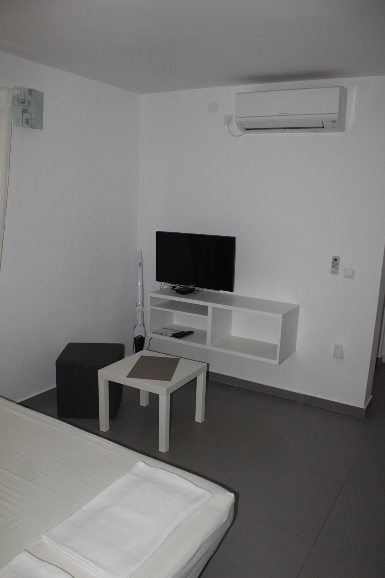 Apartmani Vrancic Mandre Bagian luar foto